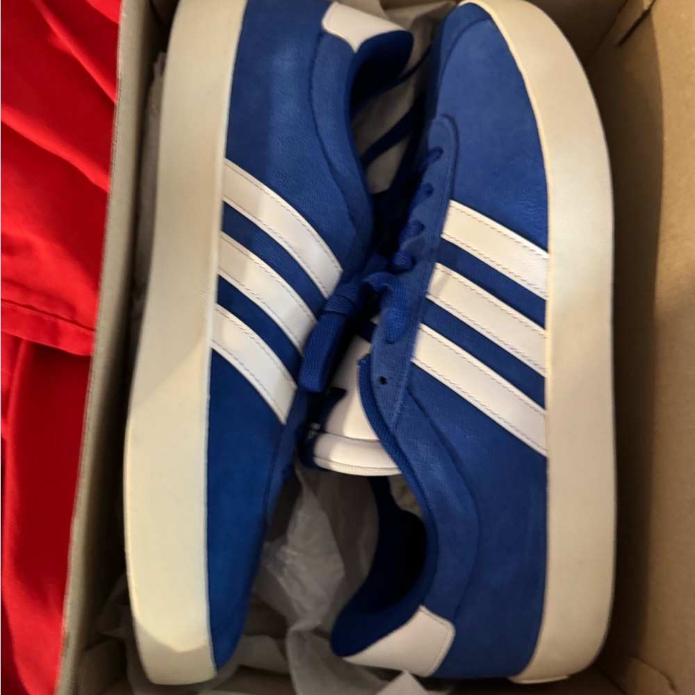 Adidas Men's Blue and White Sneakersbran